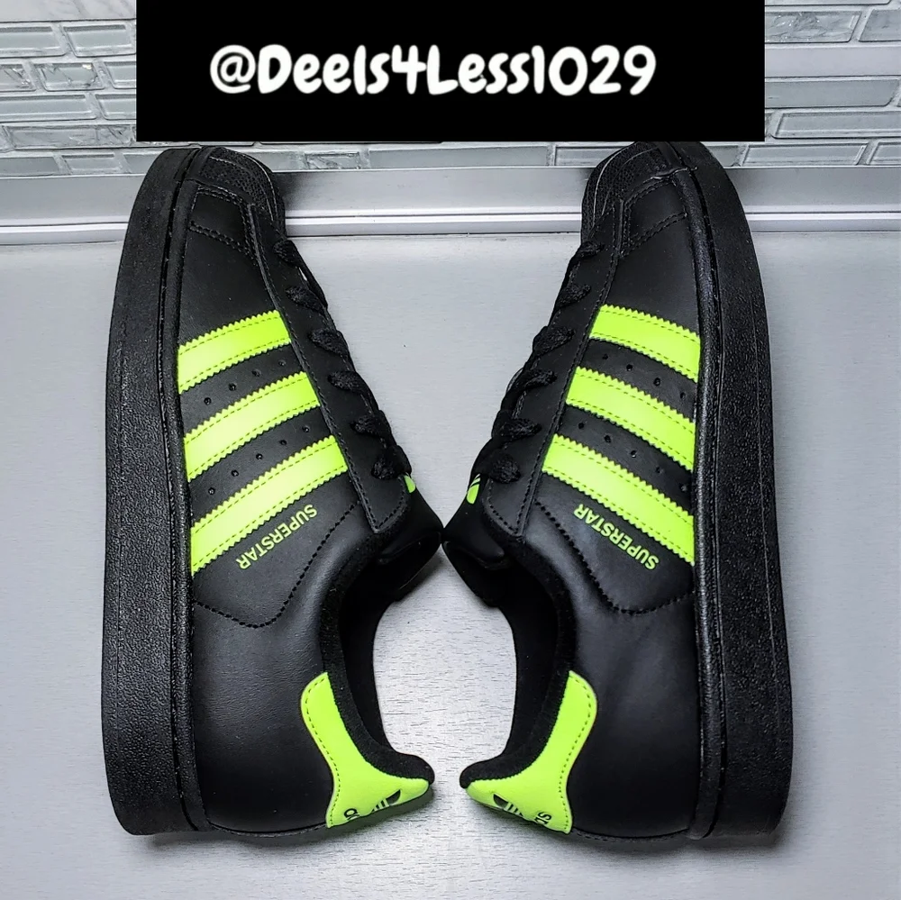 Adidas Originals Superstar 2 Womens Size 7.5/Kids 6.5 Black Signal Green